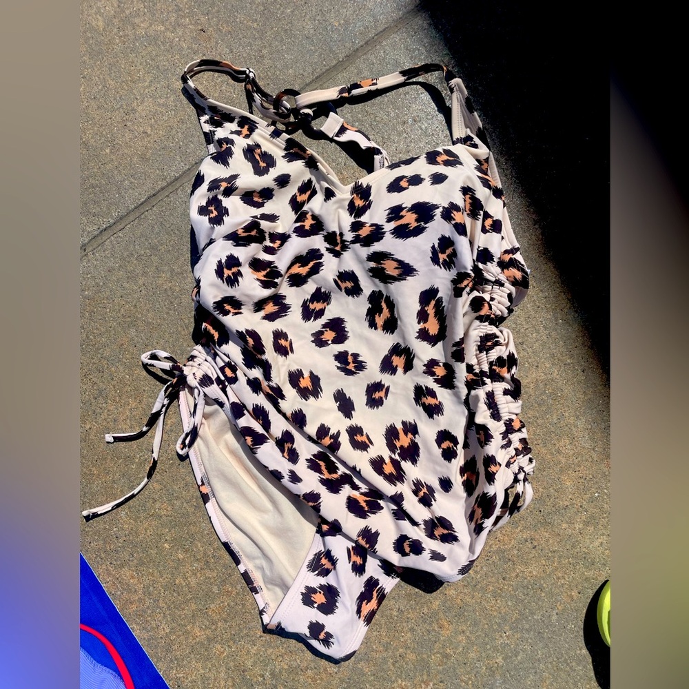 Bathing suit size L